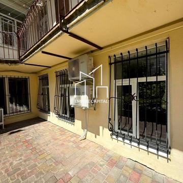 Степана Бандери вул. (), 61