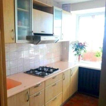 Продам 2к кв 4/9 на Байрона