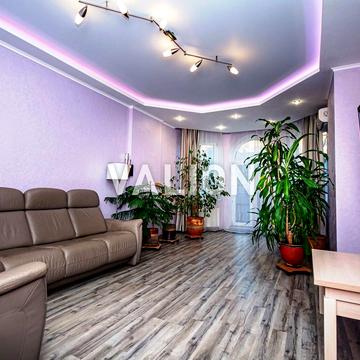 Дмитрівська вул., 75