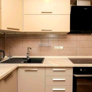 Володимира Наумовича вул. (Антонова-Овсієнка), 6