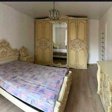 Продам 4к квартиру в самому Центрі.Готова до проживання.Вул П.Орлика