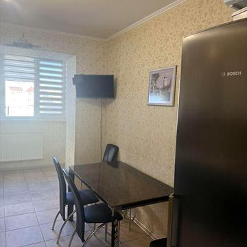 Довгострокова оренда 1к Квартира Зодчих вулиця