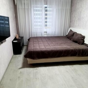 Юрія Шумського вул., 8