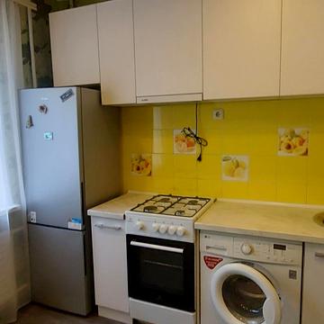 Лахтинська вул., 11а