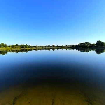 Продам жилий будинок та 25сот.землі в с.Завалівка.Неподалік від озера.