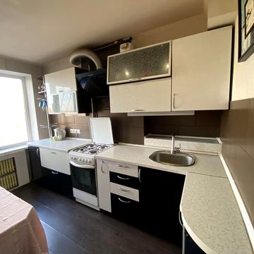 Юрія Кондратюка вул. (Комунарівська), 8