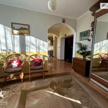 Продаж 5к Дім Степана Бандери вулиця