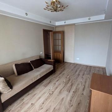 Велика Васильківська вул. (Червоноармійська), 114