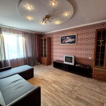 Продається 3-кімнатна квартира на низькому поверсі