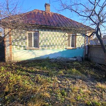 Продаж будинку в місті  !