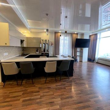 Аренда квартири в Аркадії. 4 спальні. Панорама моря.