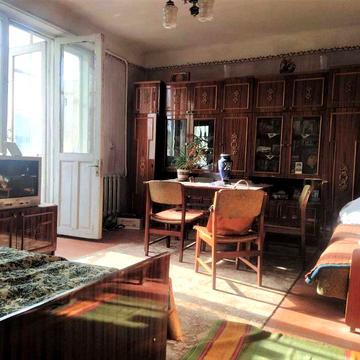 Продам 1-кімнатну квартиру по вул. Владислава Веливока (Металістів)