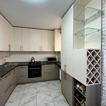 Шикарна велика 2-кімнатна квартира 75 м2