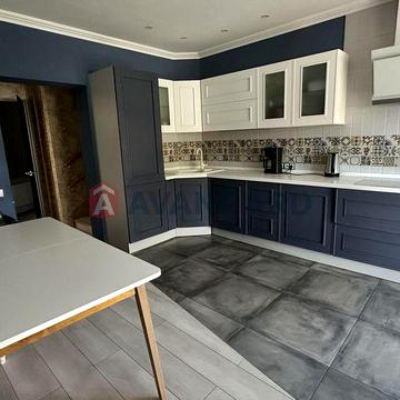 Будинок з повною автономністю та величезною териториєю