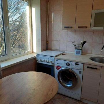 1к в гарному стані з меблями та технікою