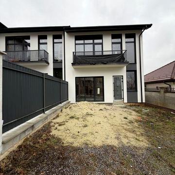 Котедж з центр комунікаціями, 4 окремі спальні