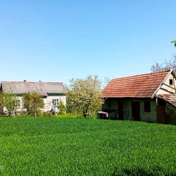 Продаж ділянки з будинком