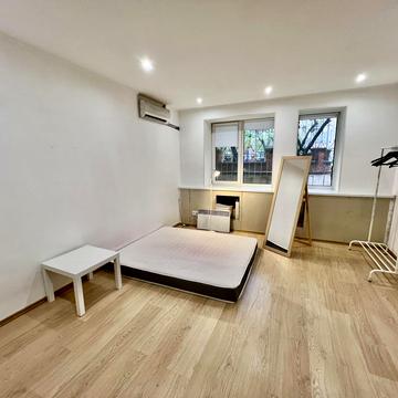 Круглоуніверситетська вул., 2/1