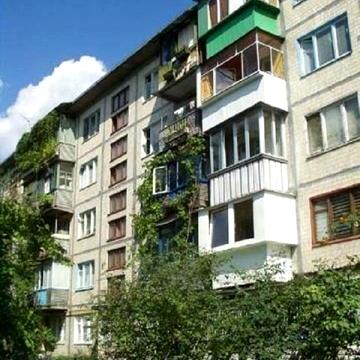 Юності вул., 4