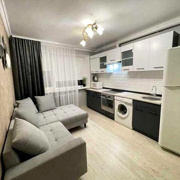 Оренда однокімнатної квартири , ул.Караваева 3а.