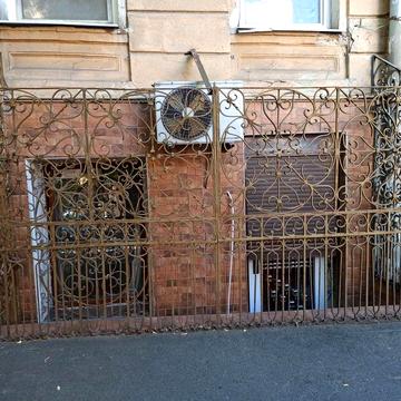 2комн. квартира, центр, Княжеская, фасадный и дворовой  вход