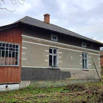 Цегляний будинок