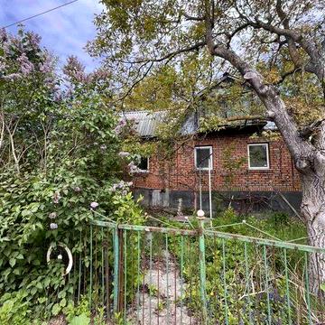 Будинок з великою ділянкою у місті 31064