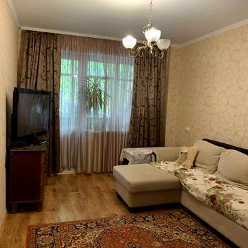 Набережна Перемоги вул., 140