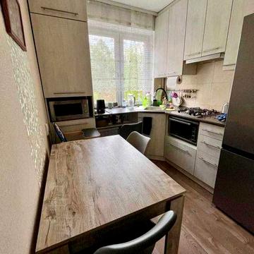 Продаж 3 кім. квартири. 3/5 пов. Ремонт. р-н Половки. №15938