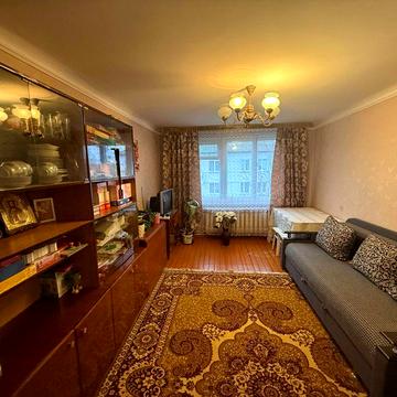 Продається трикімнатна квартира, в м.Сквира.