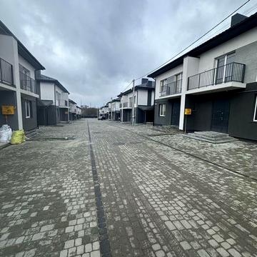 Продаж котеджів у с.Зубра