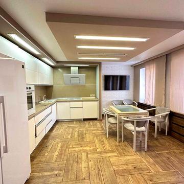 Простора 3-к квартира 153м2 р-н Голлівуда