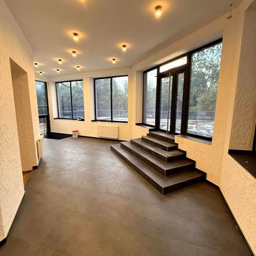 Головна вул., 114