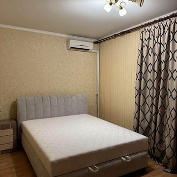 Сдам в Оренду Двухкімнатну Квартиру Антоновича 125А,м. Палац "Україна"