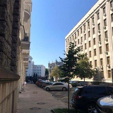 Без комісії! 2-к квартира з евроремонтом в центрі на Банковій. 72 м.кв