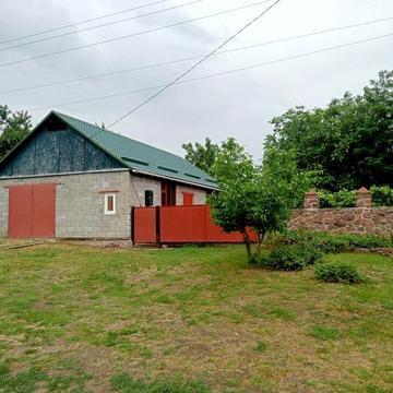 Продам Будинок - дачу з гаражем під однимм дахом присадибною ділянкою