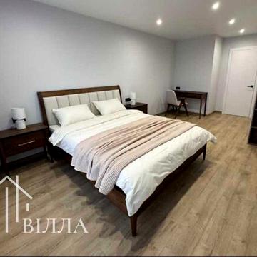 Продам простору 2 кімнатну квартиру на Дружбі