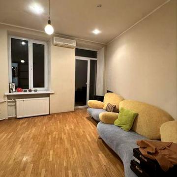 Продам 2-х ком квартру в Центре