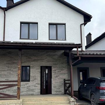 Продам новий 2-х поверховий котедж 135 кв. м