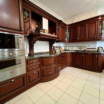 Старонаводницька вул., 6-Б