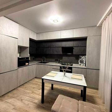 3 кімнатна квартира на Перспективній навпроти ДАЇ зручний 4ий поверх