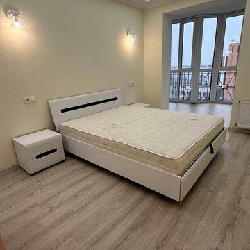 Продам квартиру в новобудові з ремонтом , технікою та меблями ЖК Атлант