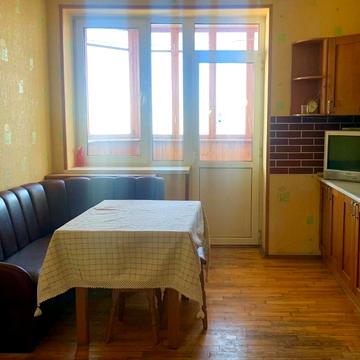 Миколи Бажана просп., 12