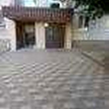 Трикімнатна квартира в цегляному будинку в центрі Космоса