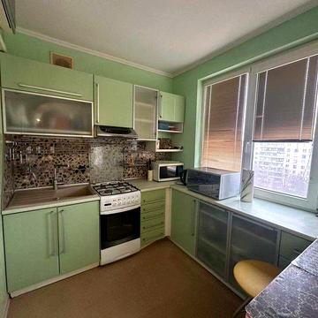 Продається сучасна трикімнатна квартира