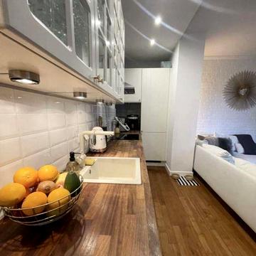 Двокімнатна квартира з новим ремонтом та кухнею-студією! Ірпінь