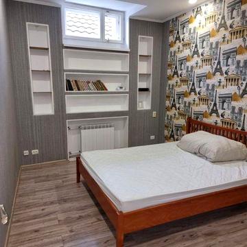 Здається 2 кім Будинок в Центрі міста. Окремий двір. Вʼїзд. АГВ