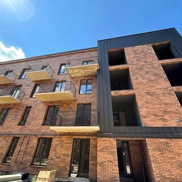 24 Серпня вул., 32