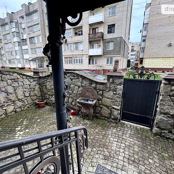 Продаж 3к Квартира Спортивна вулиця