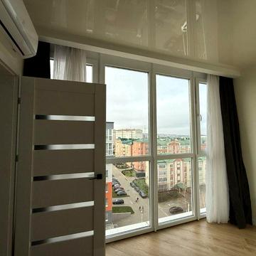 Оренда однокімнатної новобудови р-н Майдану Сузірʼя